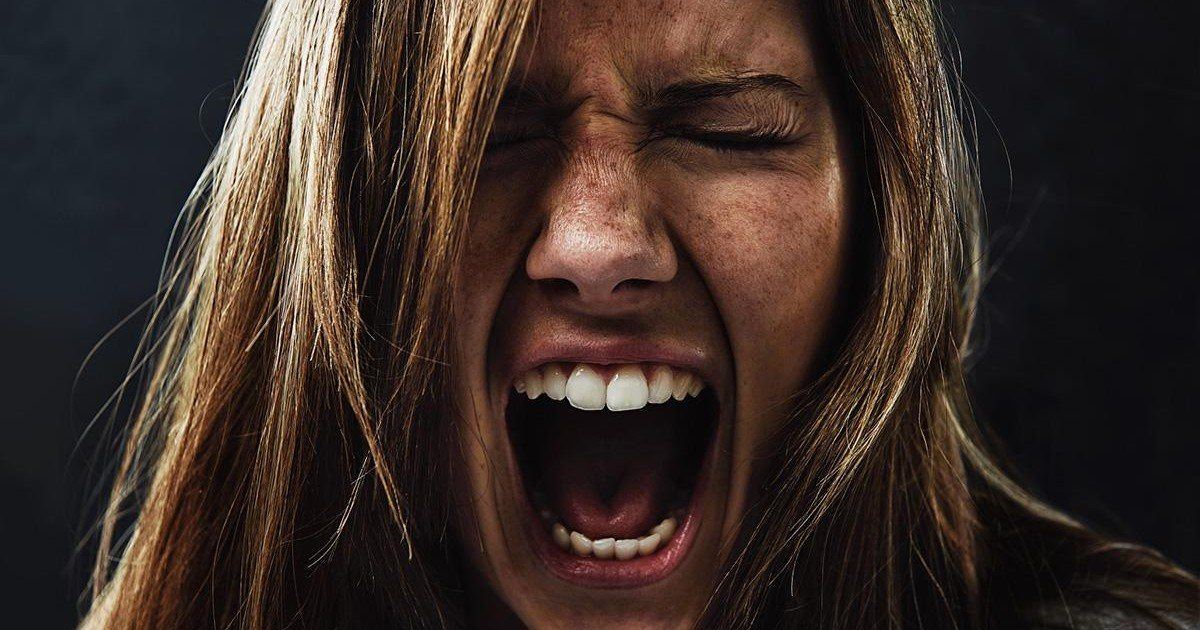 10 phrases qui énervent les filles en couple