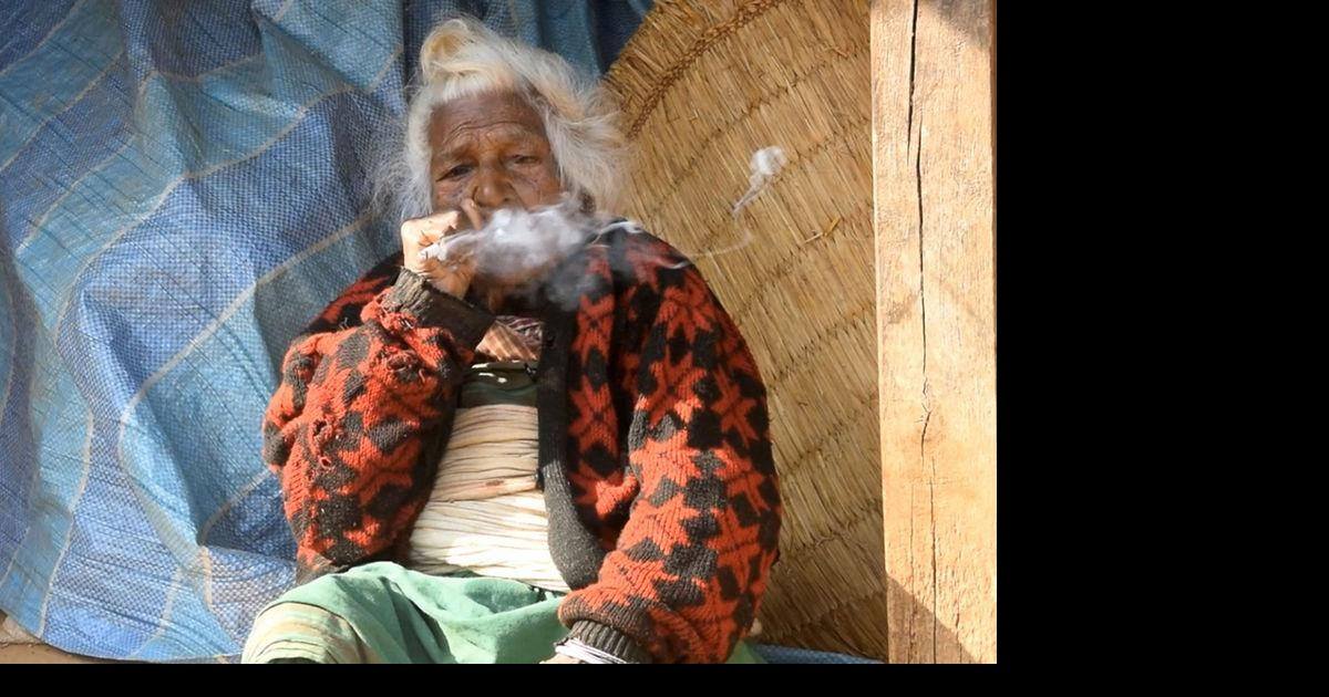 Elle est âgée de 112 ans et fume 30 cigarettes par jour