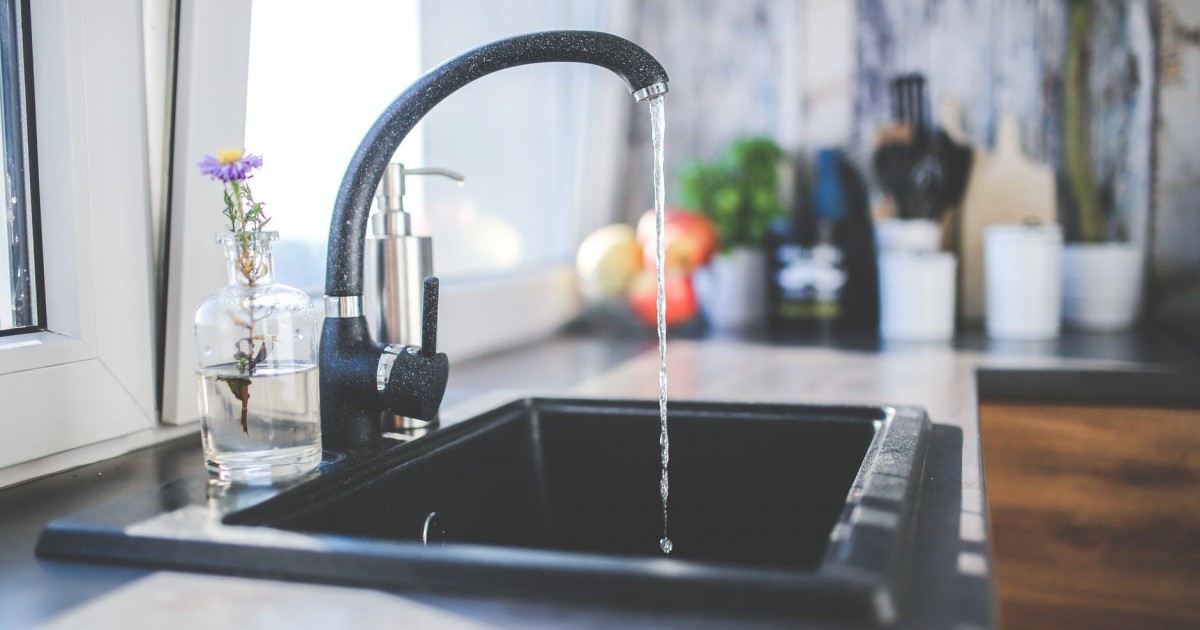 Savez-vous comment faire pour filtrer l’eau du robinet correctement ?