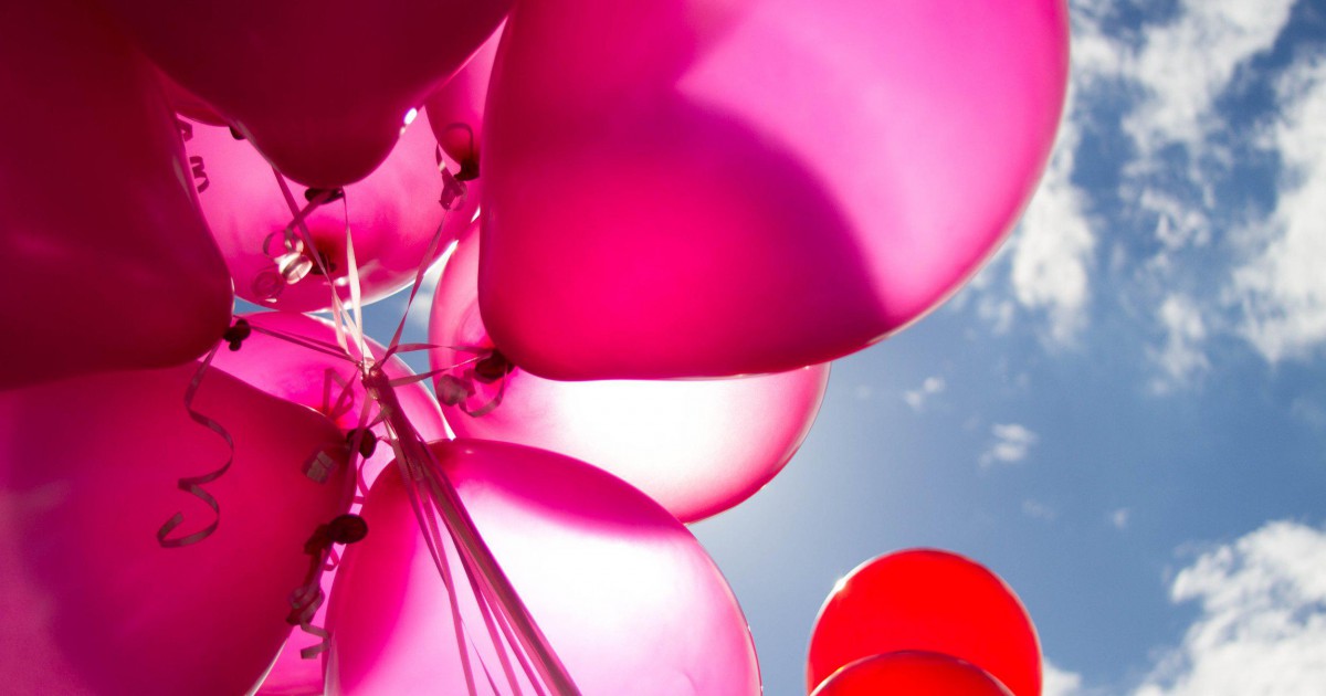 Comment organiser une fête réussie avec des ballons rouges ?