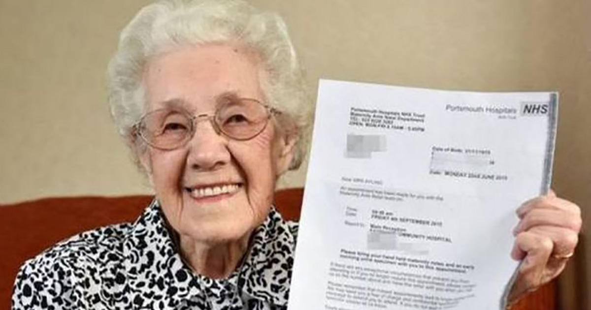 Enceinte à 99 ans : l'erreur de l'hôpital la fait sourire !