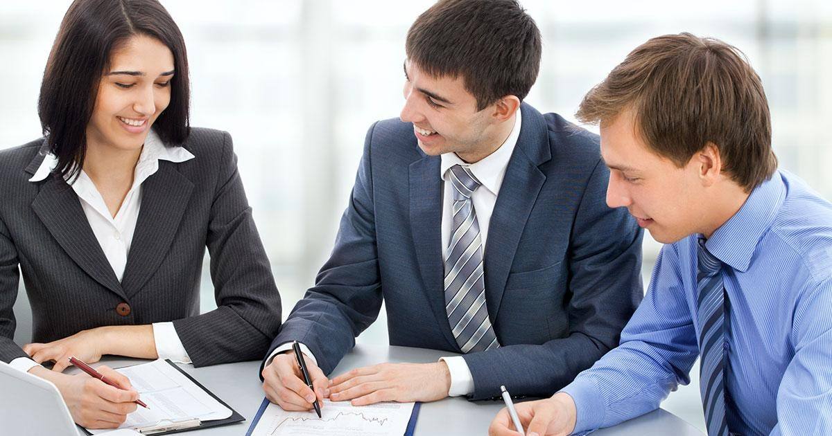 Les hommes ont « peur » d'aider les femmes sur leur lieu de travail