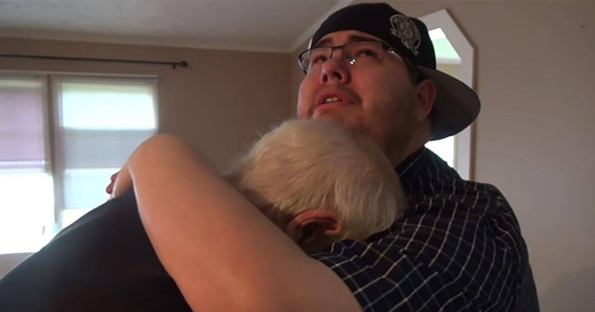 Touchant : il offre une maison à son père, héros de ses vidéos !