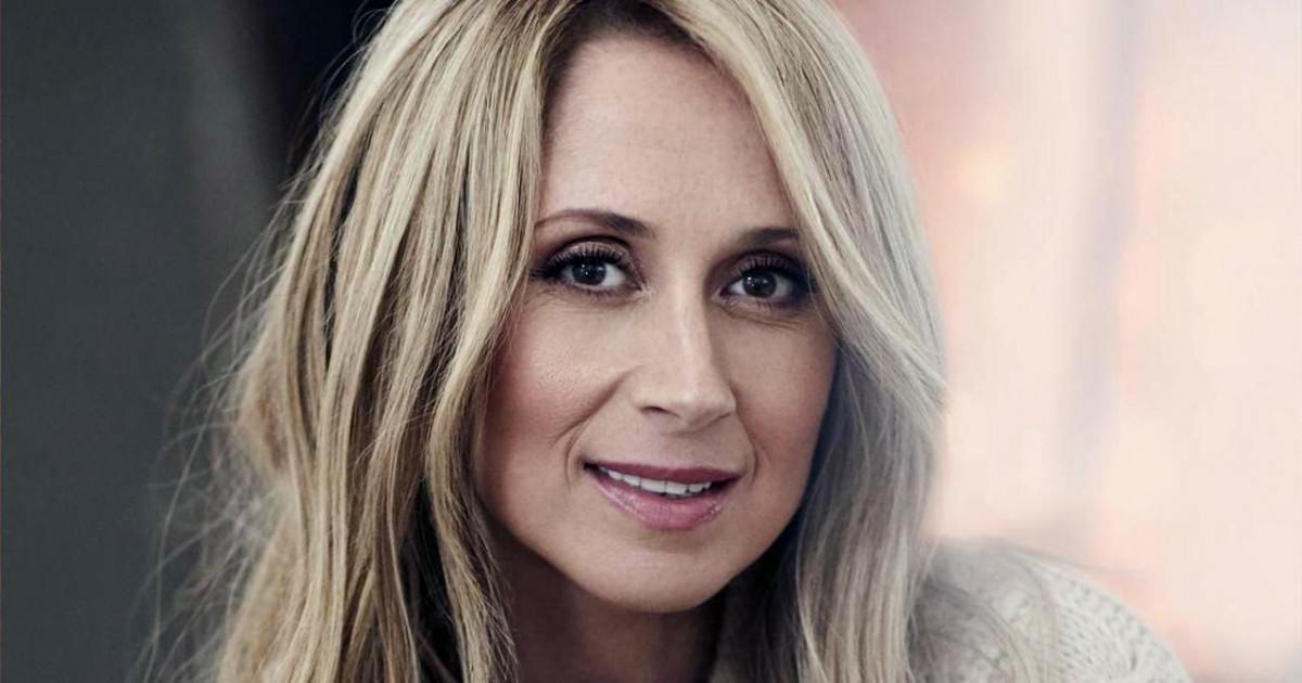 Lara Fabian rend un hommage à sa mère en pleine crise sanitaire