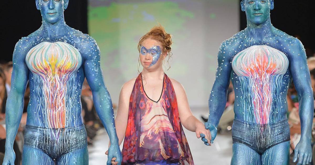 Madeline Stuart, la jeune mannequin trisomique, a défilé à la Fashion Week