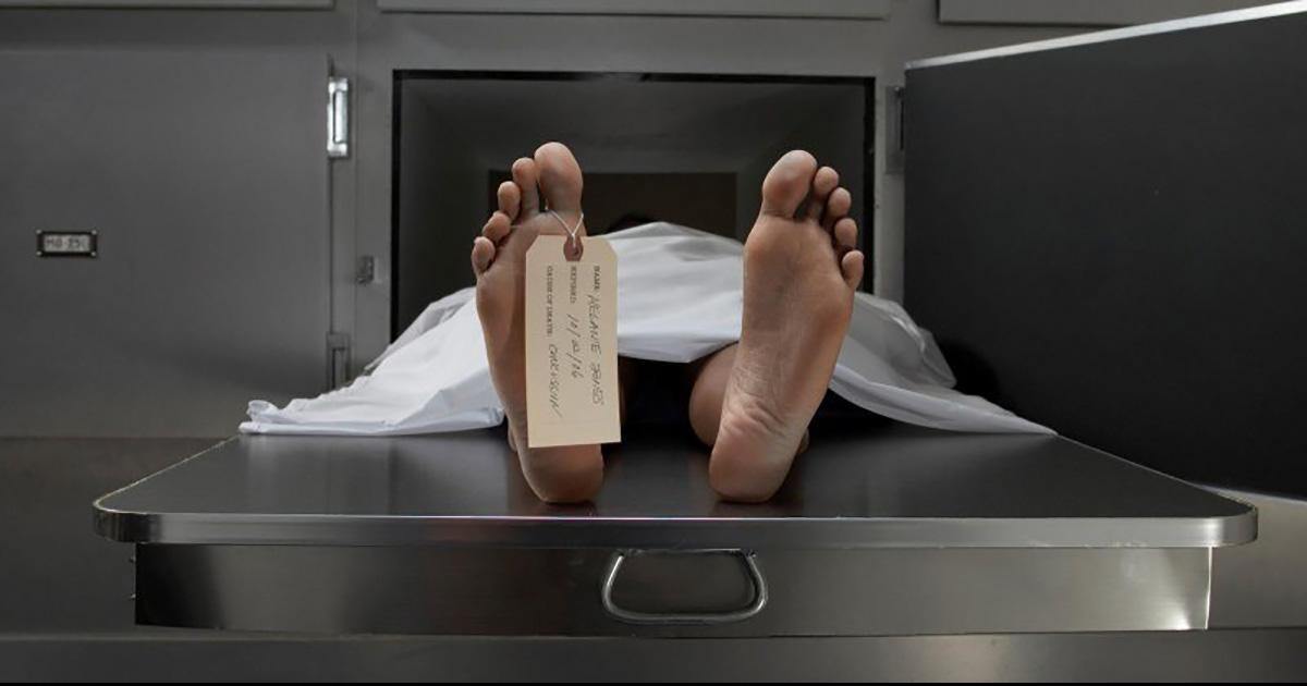 Officiellement déclarée morte, elle revient à la vie devant deux policiers !