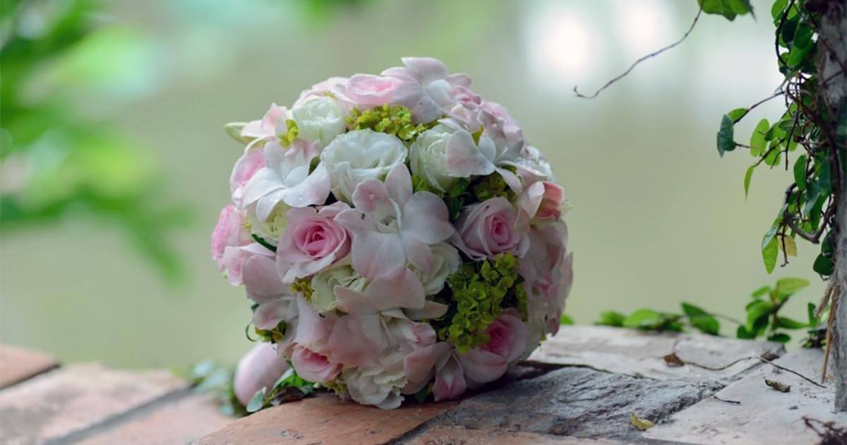 5 bouquets de fleurs et plantes à offrir aux mariés