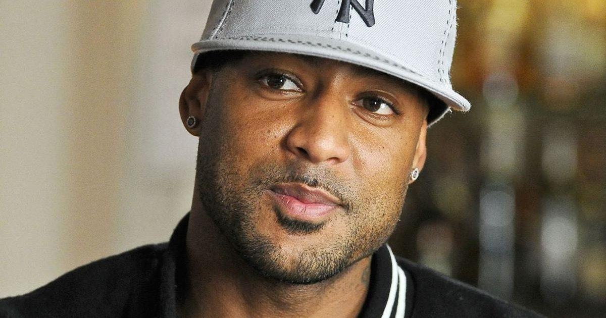 Le rappeur Booba frappé à coups de ceinture par Dam16