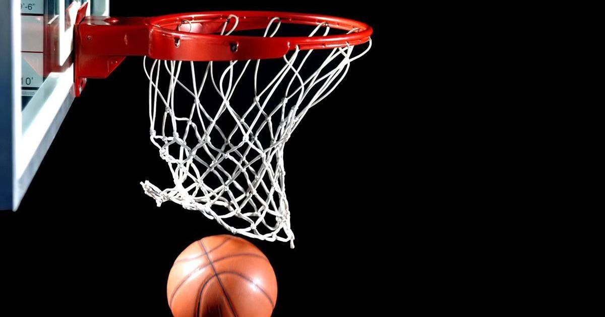 Record du monde : Il marque un panier de basket à 126 mètres de hauteur