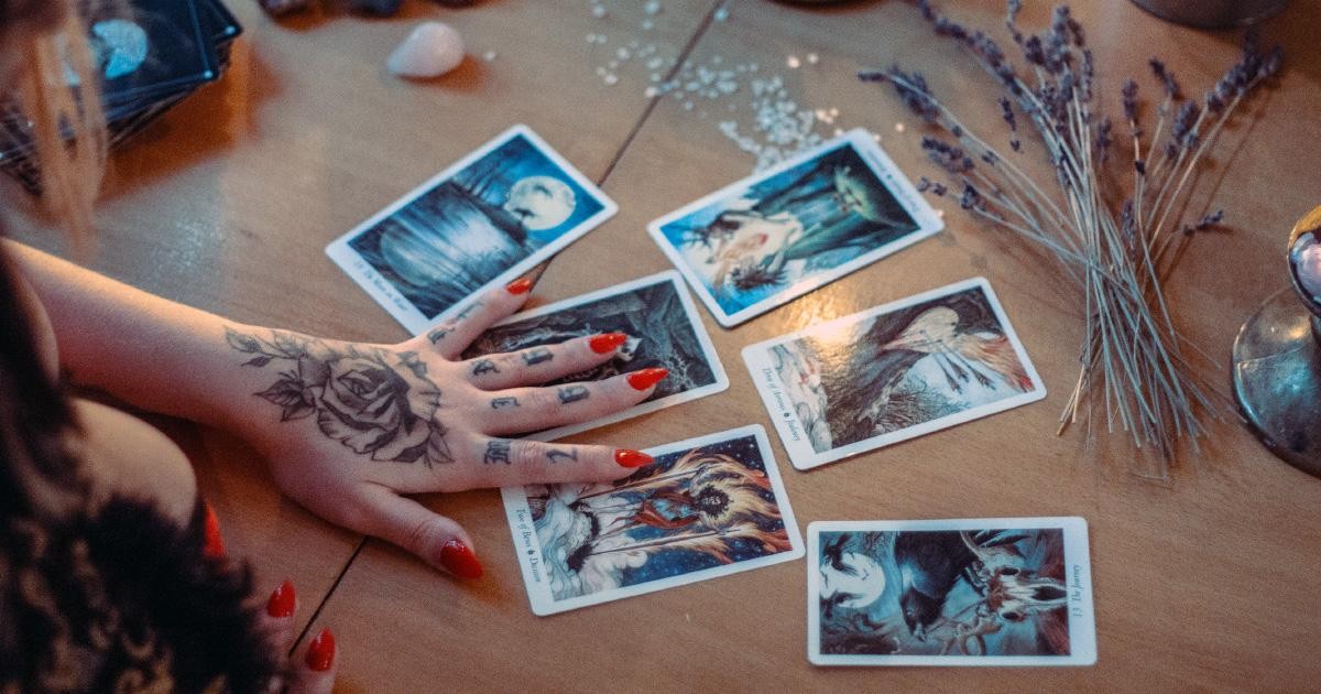 Voyance : découvrez votre avenir grâce au tirage des cartes du tarot