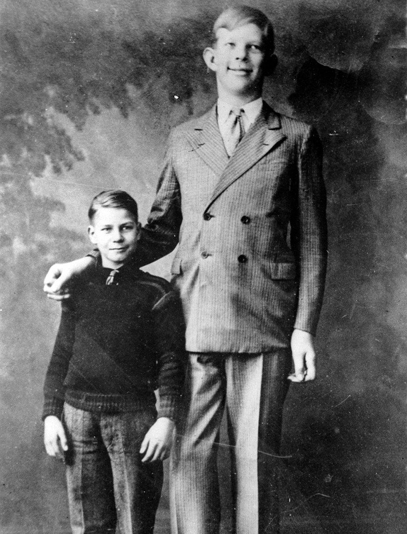 Robert Wadlow à 10 ans, avec un de ses frères