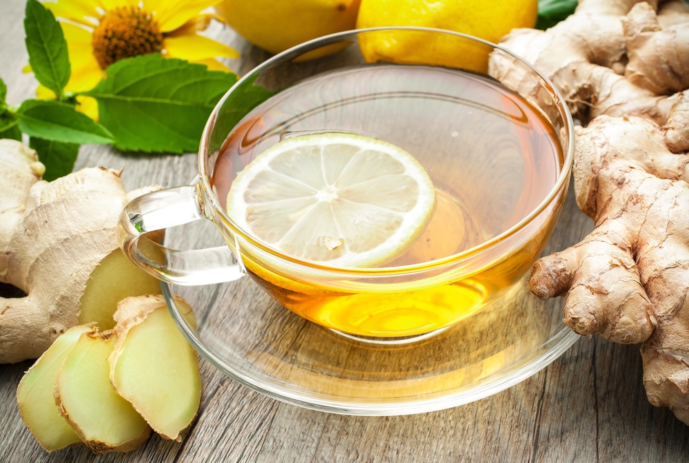 Tasse de thé citron au gingembre